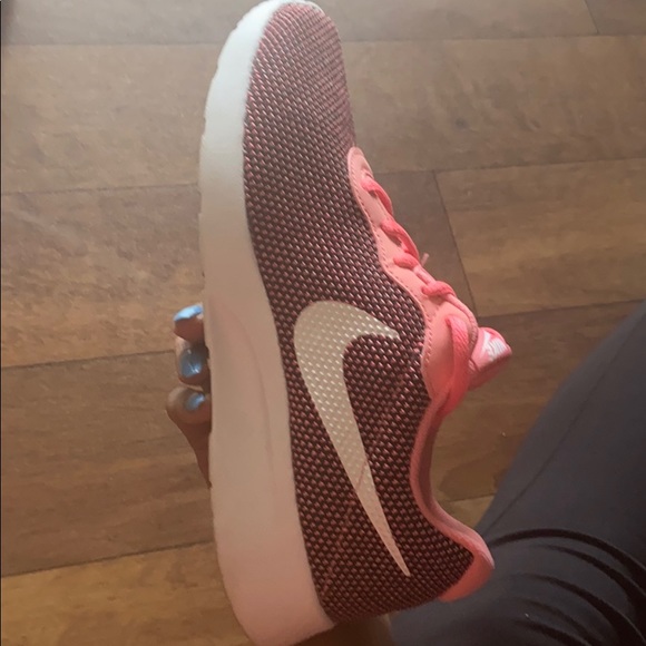 Nike Tanjun Sneakers Size 7.5 - Picture 4 of 4